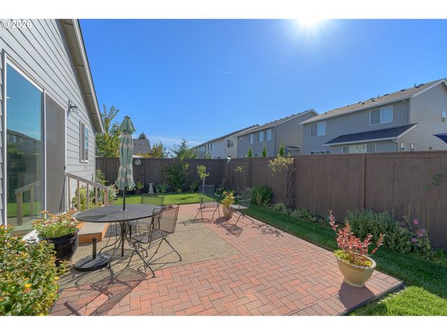 1944 Nw MERCIA St, Mc Minnville, OR 97128