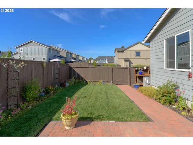 1944 Nw MERCIA St, Mc Minnville, OR 97128