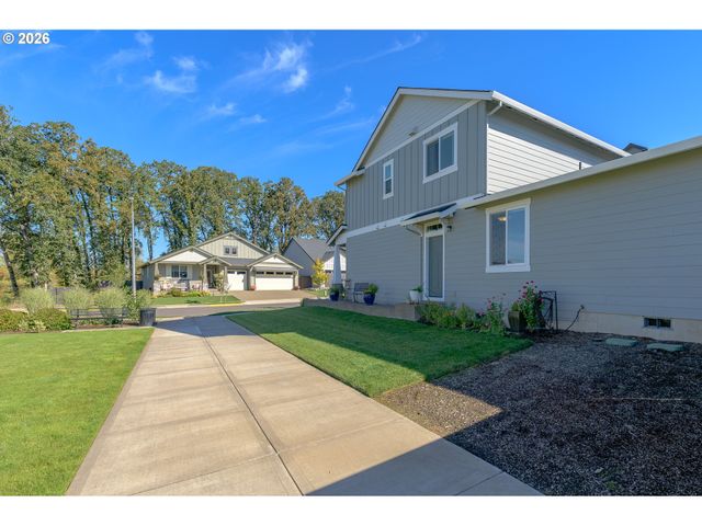 1944 Nw MERCIA St, Mc Minnville, OR 97128