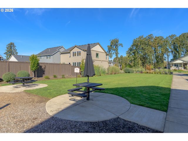 1944 Nw MERCIA St, Mc Minnville, OR 97128