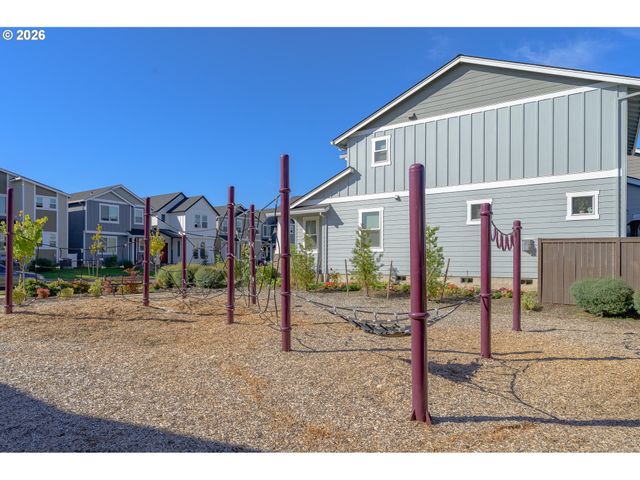 1944 Nw MERCIA St, Mc Minnville, OR 97128
