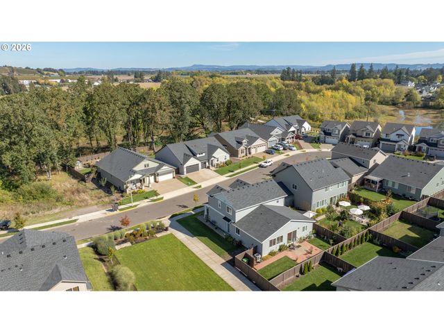 1944 Nw MERCIA St, Mc Minnville, OR 97128