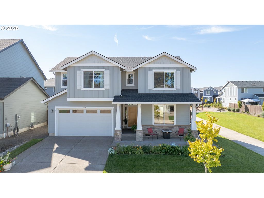 Image 1 of property listing at 1944 Nw MERCIA St, Mc Minnville, OR 97128