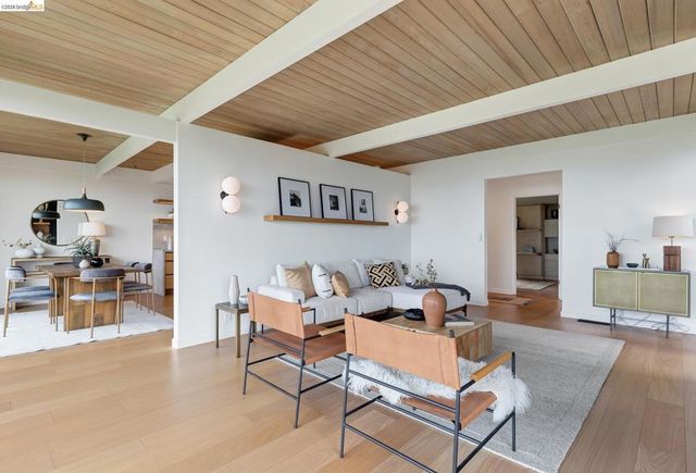 5915 Mazuela Dr, Oakland, CA 94611