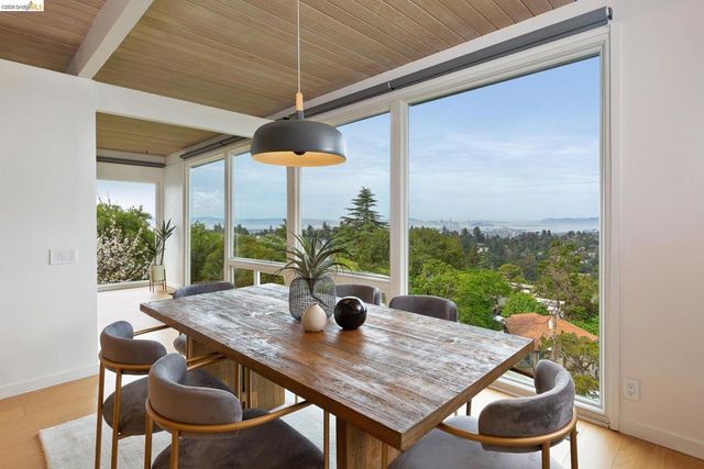 5915 Mazuela Dr, Oakland, CA 94611