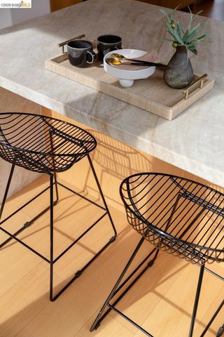 5915 Mazuela Dr, Oakland, CA 94611