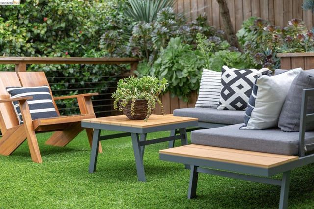 5915 Mazuela Dr, Oakland, CA 94611