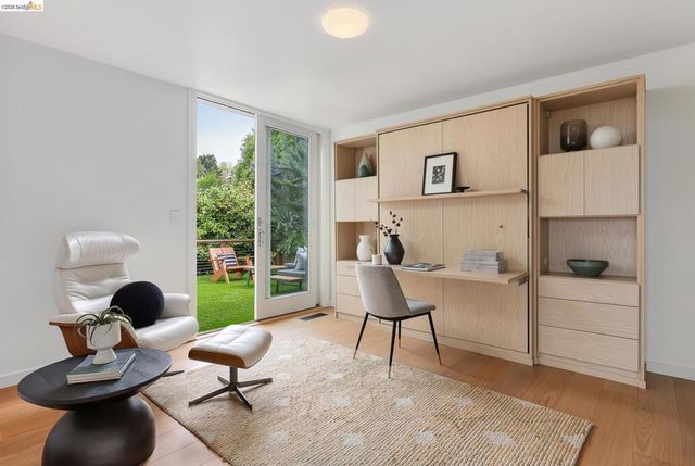 5915 Mazuela Dr, Oakland, CA 94611