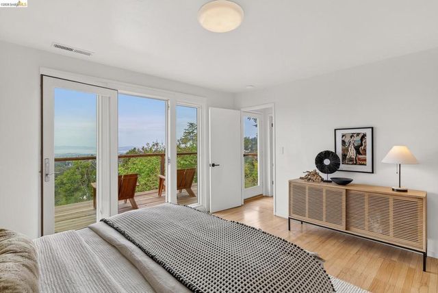 5915 Mazuela Dr, Oakland, CA 94611