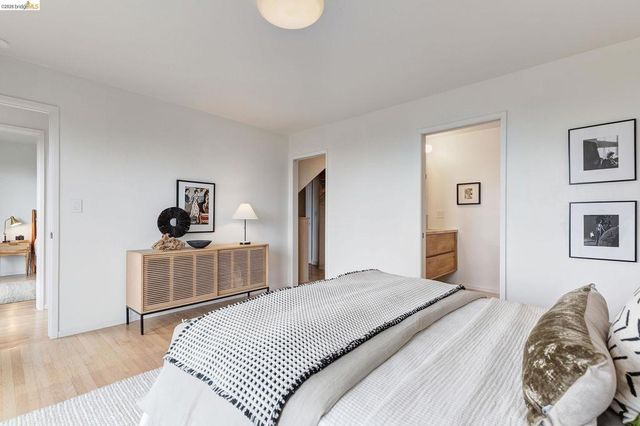 5915 Mazuela Dr, Oakland, CA 94611