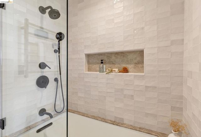 5915 Mazuela Dr, Oakland, CA 94611