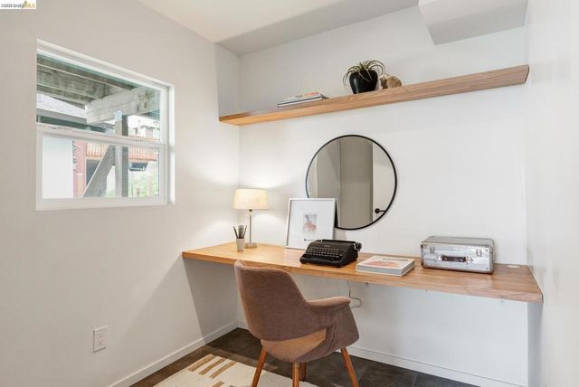 5915 Mazuela Dr, Oakland, CA 94611