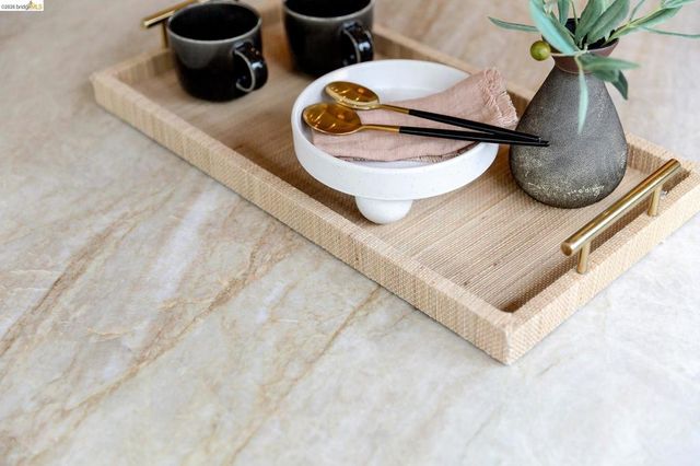 5915 Mazuela Dr, Oakland, CA 94611