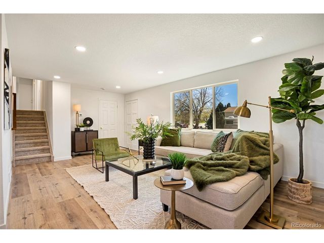 9299 W Weaver Dr, Littleton, CO 80123