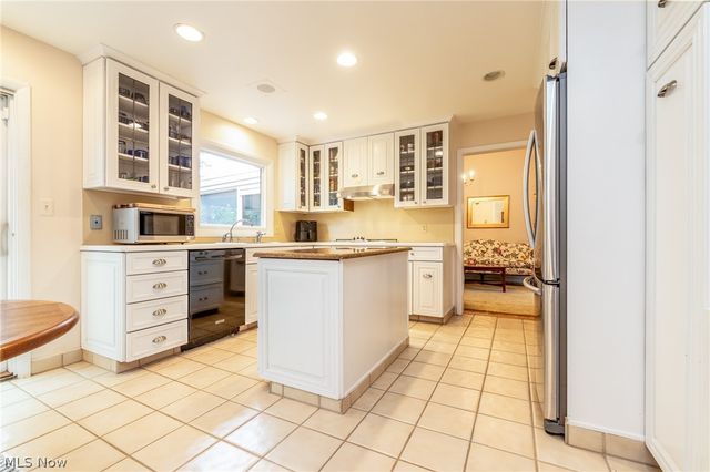 24653 Meldon Boulevard, Beachwood, OH 44122