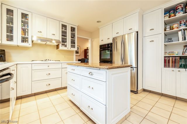24653 Meldon Boulevard, Beachwood, OH 44122