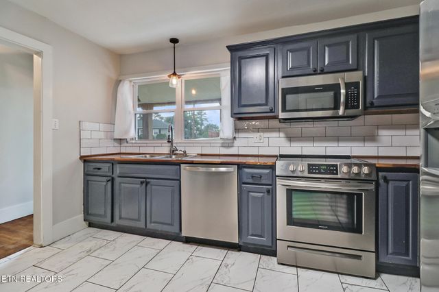 820 Sunset Drive, Kingston, TN 37763