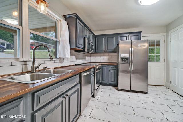 820 Sunset Drive, Kingston, TN 37763