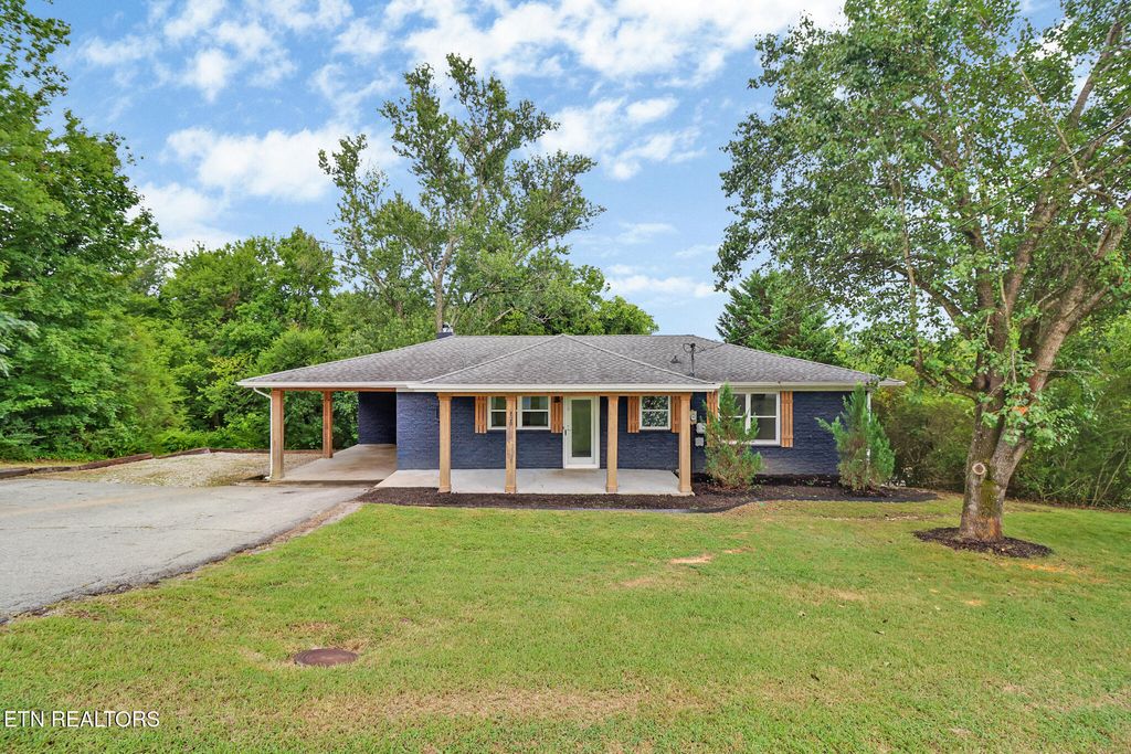 820 Sunset Drive, Kingston, TN 37763