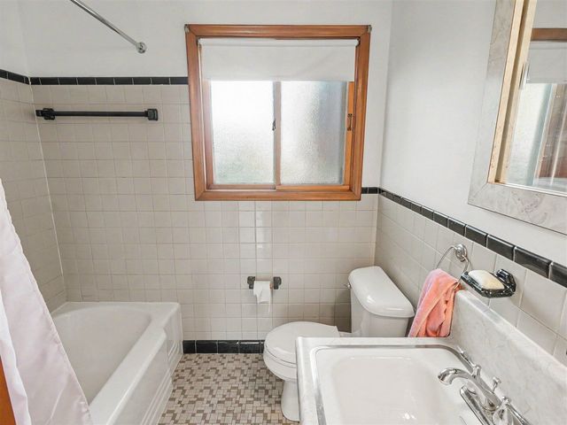 32740 Grandview Avenue, Westland, MI 48186