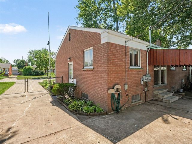 32740 Grandview Avenue, Westland, MI 48186