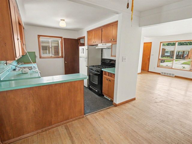32740 Grandview Avenue, Westland, MI 48186