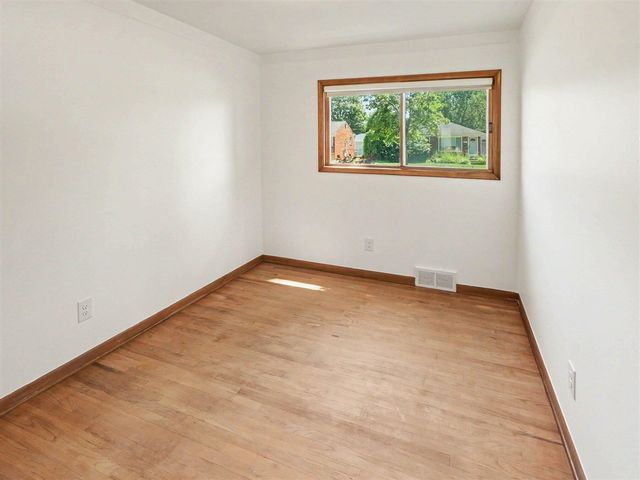 32740 Grandview Avenue, Westland, MI 48186