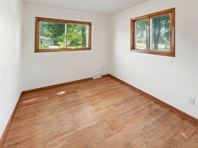 32740 Grandview Avenue, Westland, MI 48186