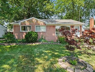 32740 Grandview Avenue, Westland, MI 48186