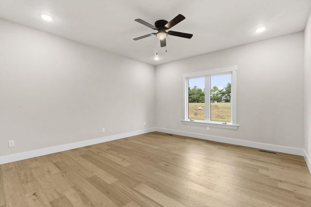 1772 E Cobblestone Drive, Ozark, MO 65721