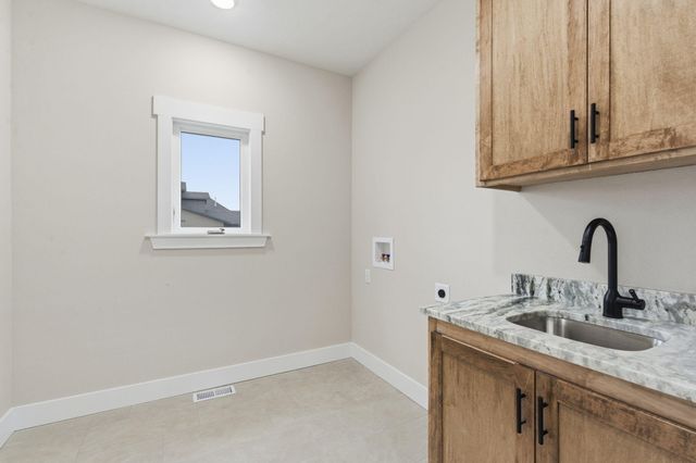 1772 E Cobblestone Drive, Ozark, MO 65721