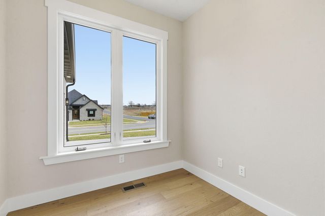 1772 E Cobblestone Drive, Ozark, MO 65721