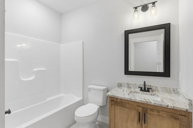 1772 E Cobblestone Drive, Ozark, MO 65721