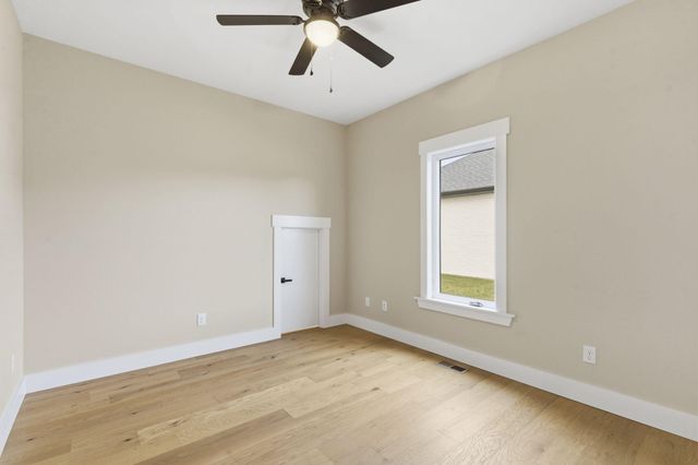 1772 E Cobblestone Drive, Ozark, MO 65721