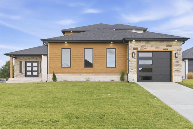 1772 E Cobblestone Drive, Ozark, MO 65721