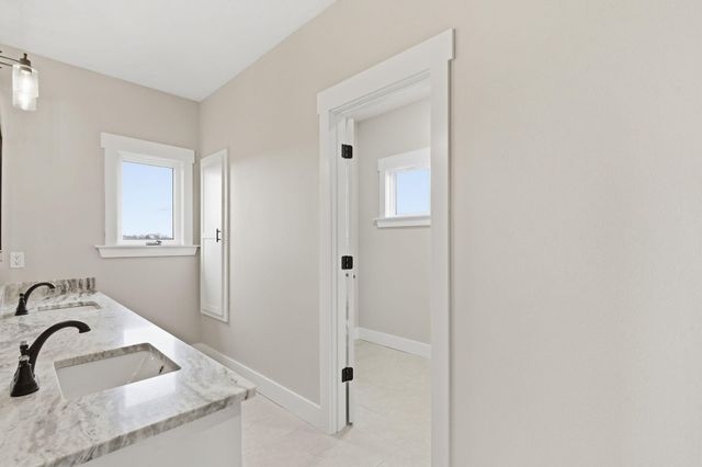 1772 E Cobblestone Drive, Ozark, MO 65721