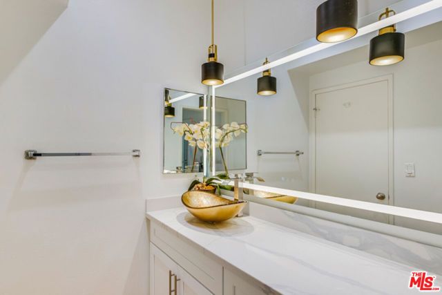 1727 S Bentley Avenue 207, Los Angeles, CA 90025