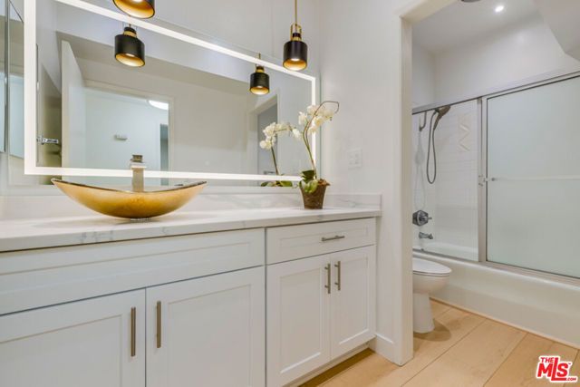 1727 S Bentley Avenue 207, Los Angeles, CA 90025