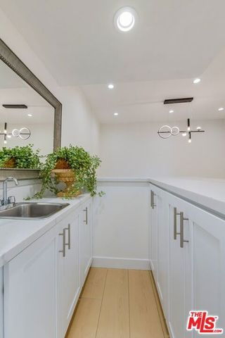 1727 S Bentley Avenue 207, Los Angeles, CA 90025