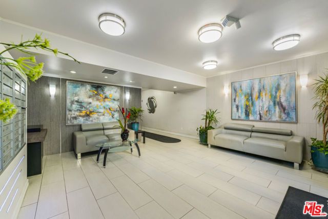 1727 S Bentley Avenue 207, Los Angeles, CA 90025