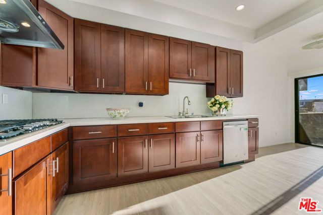 1727 S Bentley Avenue 207, Los Angeles, CA 90025