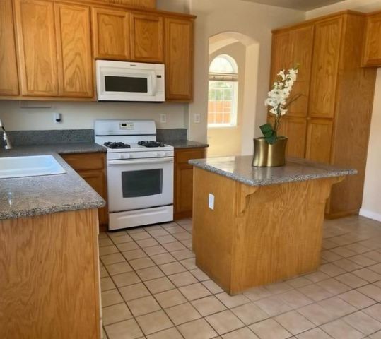 3904 Angelina Ln, Stockton, CA 95212