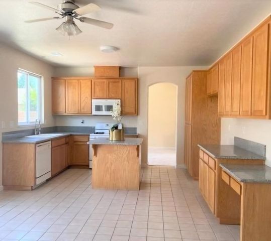 3904 Angelina Ln, Stockton, CA 95212