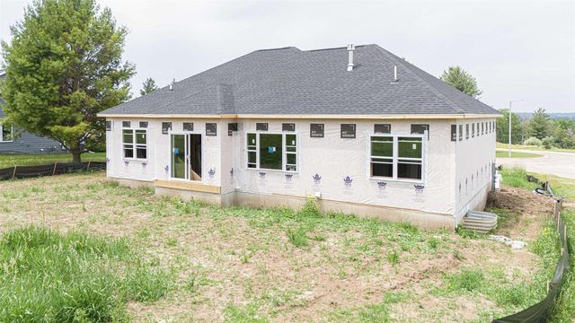 333 Drumlin Loop, Ripon, WI 54971