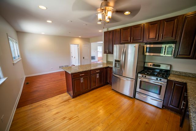 11359 S Bell Avenue, Chicago, IL 60643