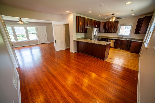 11359 S Bell Avenue, Chicago, IL 60643