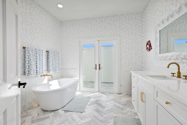 4104 LAS PALMAS WAY, Sarasota, FL 34238