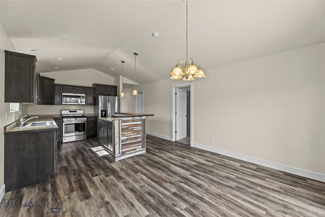 1009 Falcon Ridge Boulevard, Belgrade, MT 59714