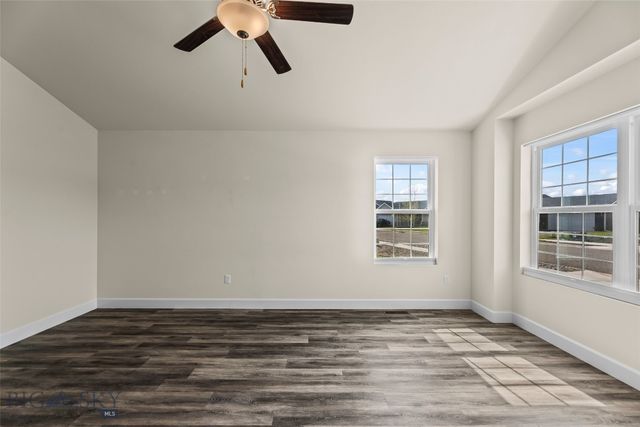 1009 Falcon Ridge Boulevard, Belgrade, MT 59714
