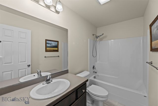 1009 Falcon Ridge Boulevard, Belgrade, MT 59714